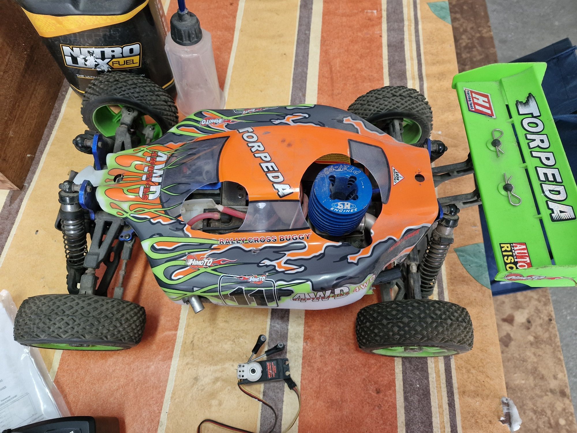 Carro RC Nitro Telecomandado Gasolina 1/8