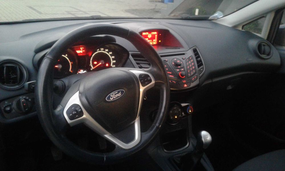 Ford Fiesta VAT 1   dostawczak mały przebieg