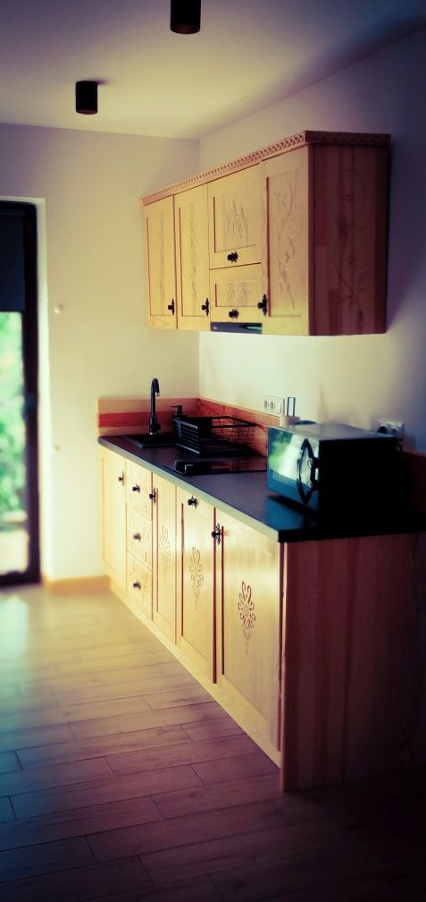 Apartamenty Pokój Noclegi Czarny Koń Bukowina & Domek Na Kozińcu
