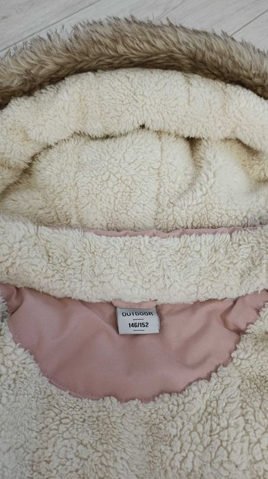 Зимова куртка на дівчинку