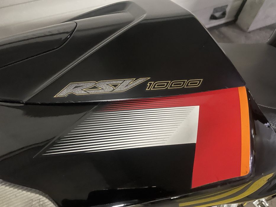 Aprilia RSV 1000 Factory