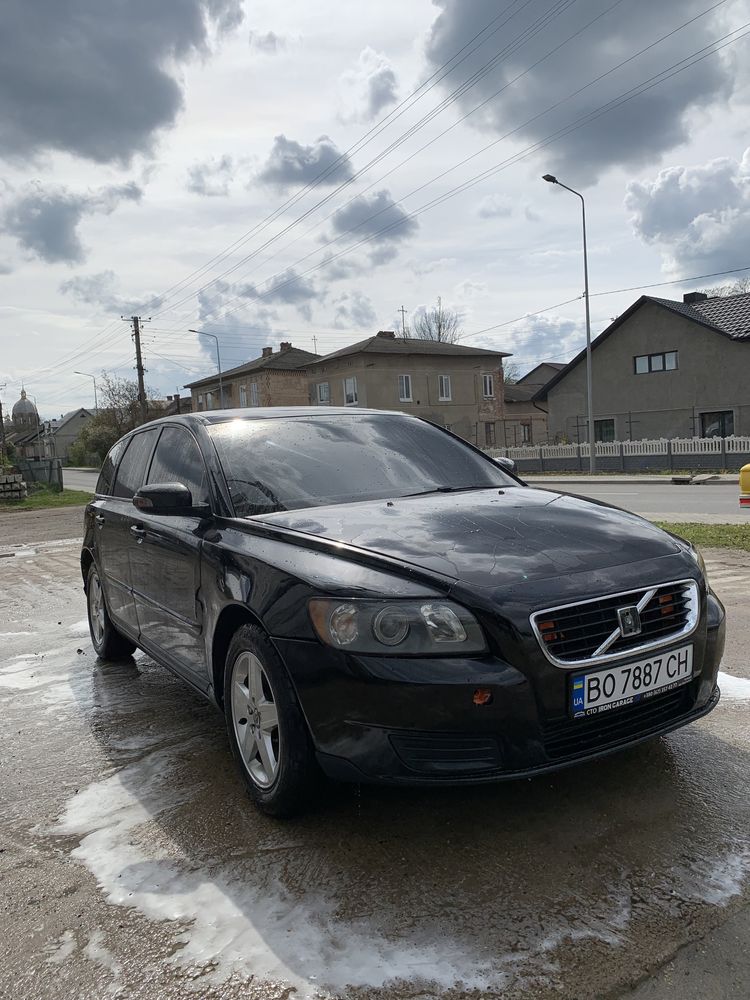 Продам VOlVO V 50 2.0 дизель