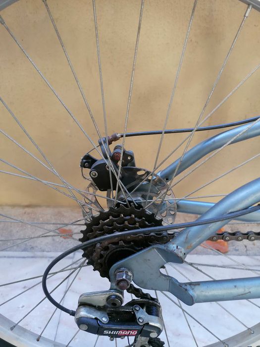 Bicicleta BTT alumínio e suspensão total
