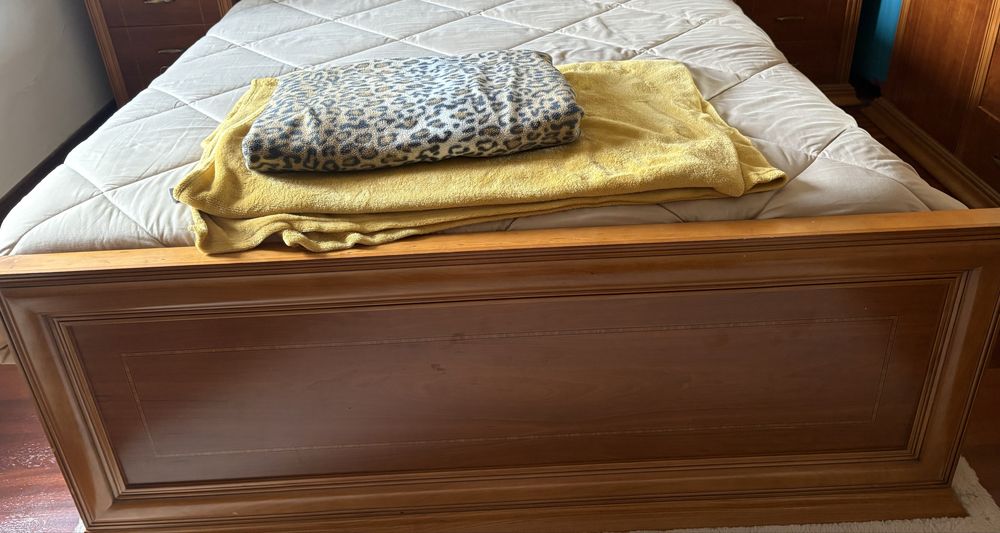 Cama madeira cerejeira