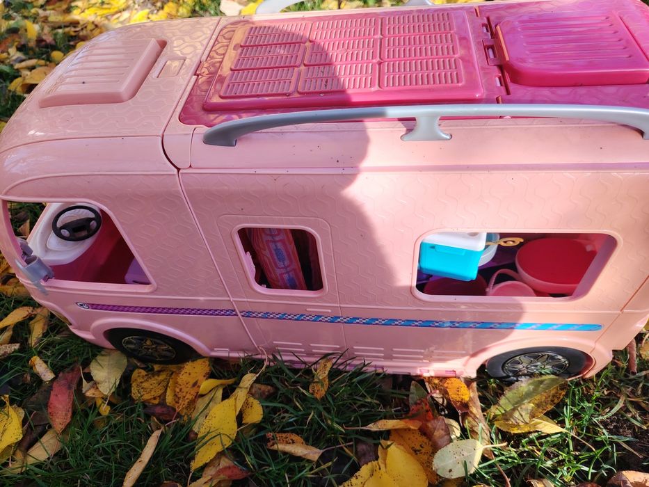 Kamper Barbie różowy plus dodatki