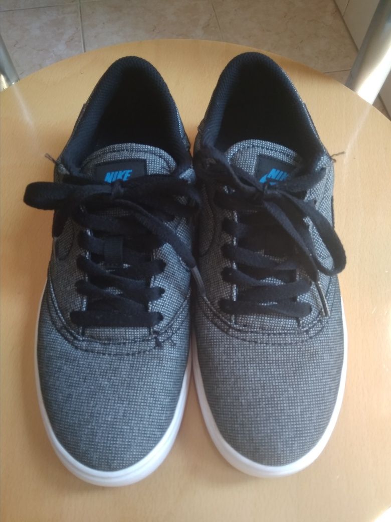 Vendo sapatilha Nike Tam.38