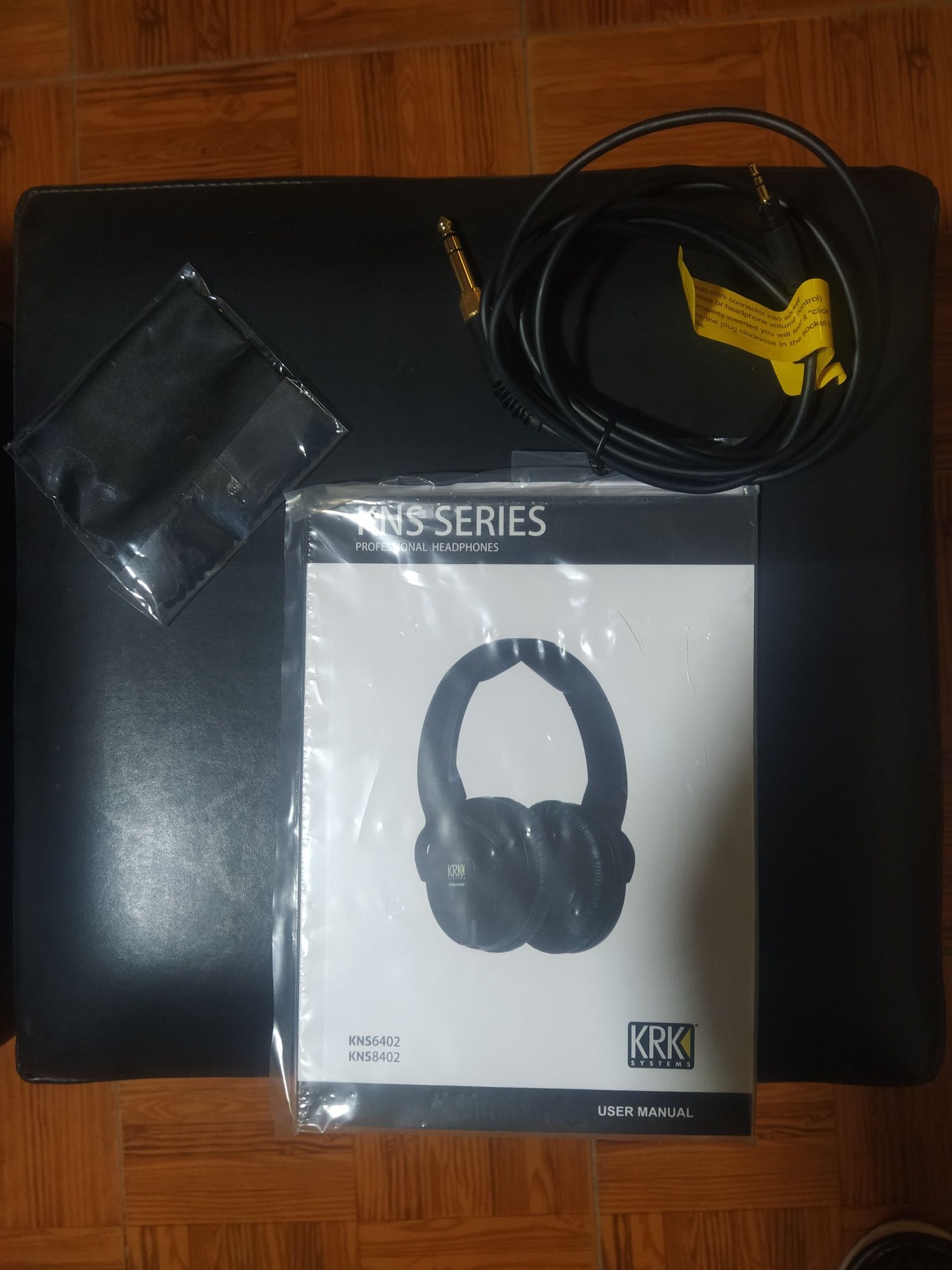 Phones krk kns6402