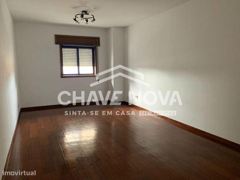 IF - Apartamento T2+1 junto ao Arrábida Shopping