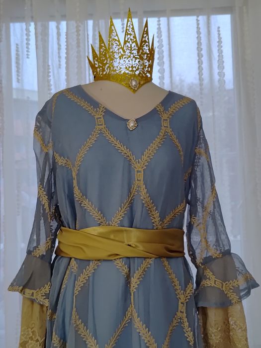 Piękny strój przebranie królowa władczyni XL