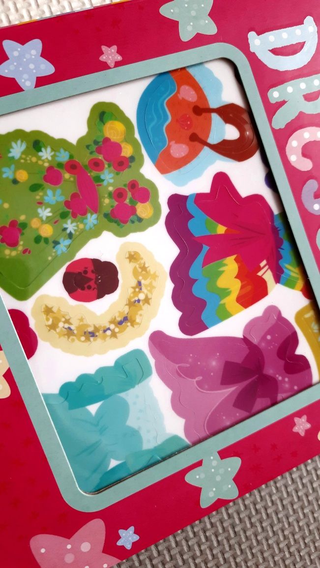 Magical Dress Up Super Stickers naklejki wielorazowe ubieranka
