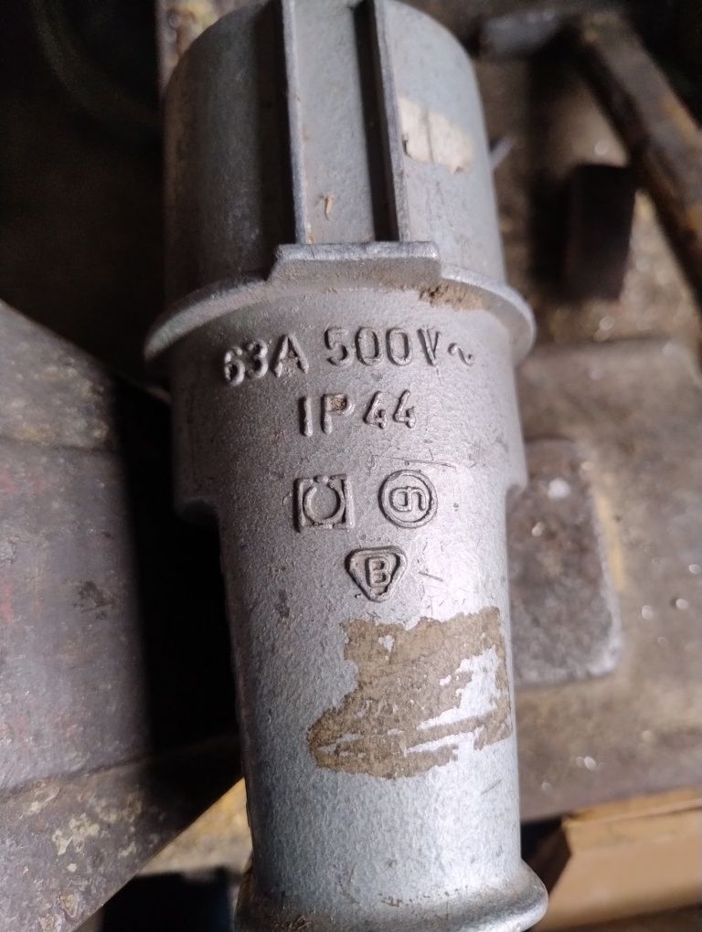 Wtyk siłowy 63A metalowy