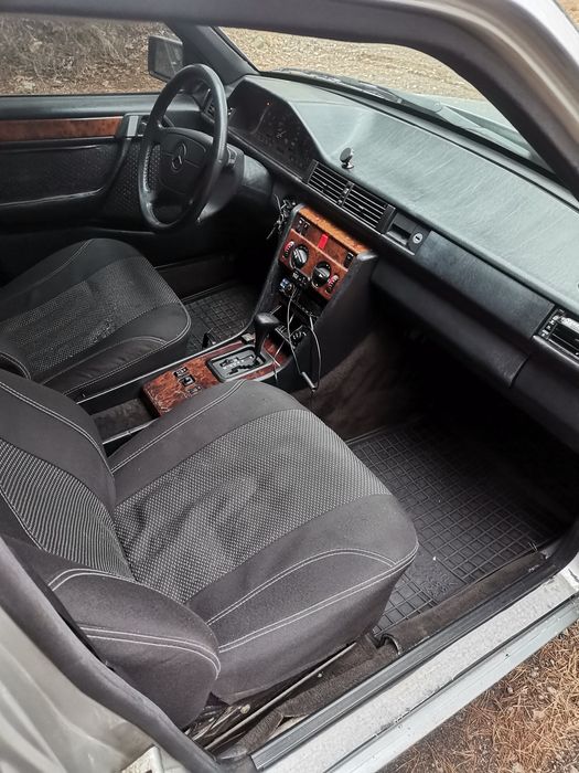 Mercedes-Benz W124