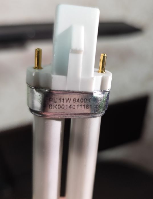 Настільна лампа регульована