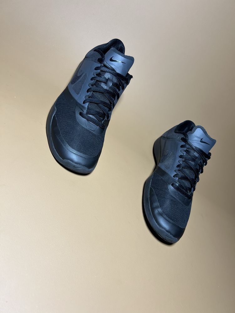 Кросівки для тренувань 39р.25,5см. Nike