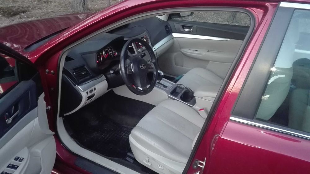 subaru legacy 2.5  2012/2013  nowy gaz jasne wnętrze,drugi właściciel