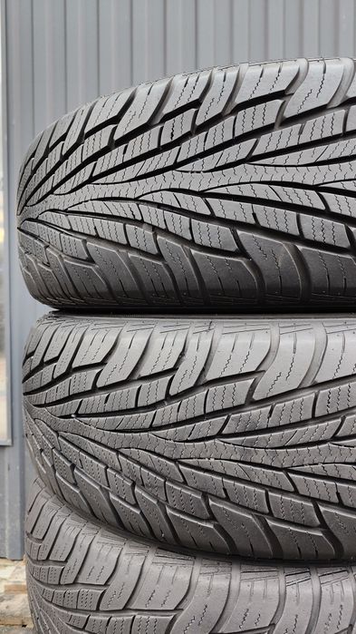 235/65/17 Maxxis Victra M+S komplet