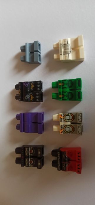 LEGO nogi figurek