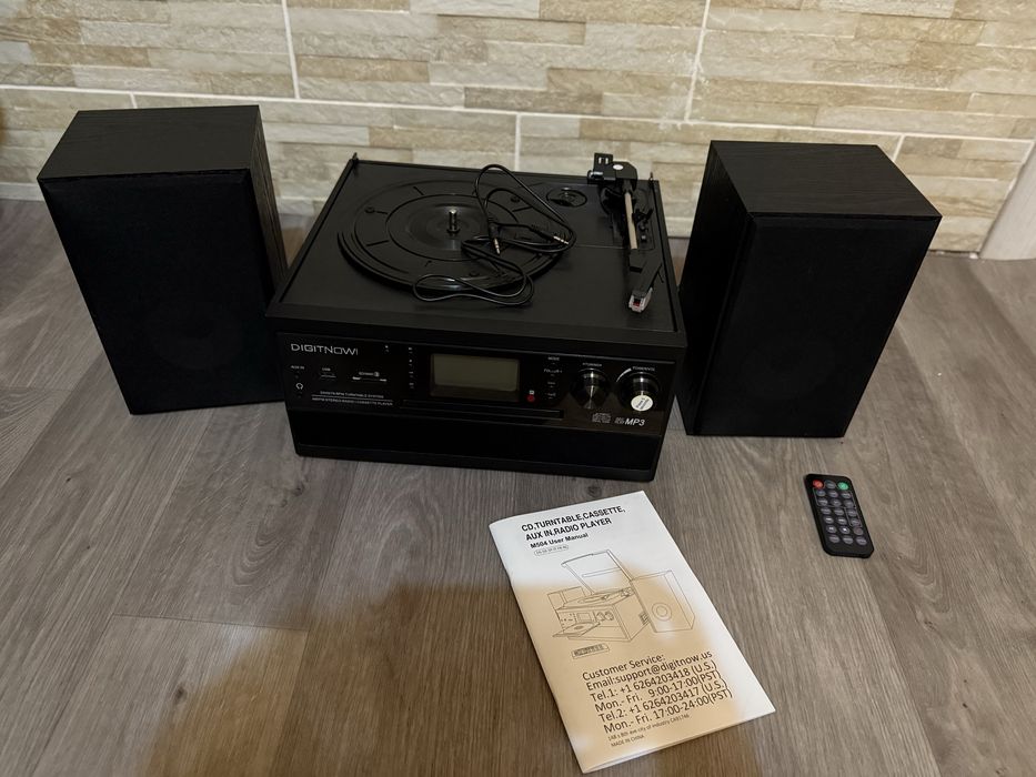 Програвач вінілу ,радіо