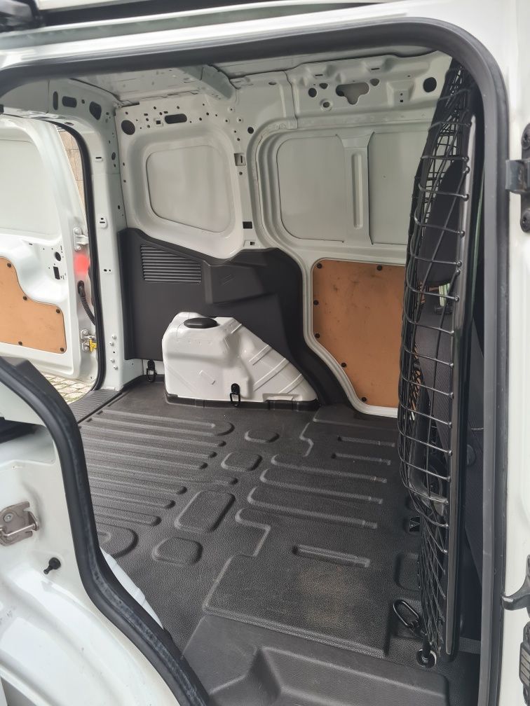 Ford transit courrier
