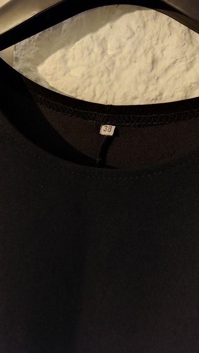 Sukienka czarna 38 M w litere A ozdobne rękawki