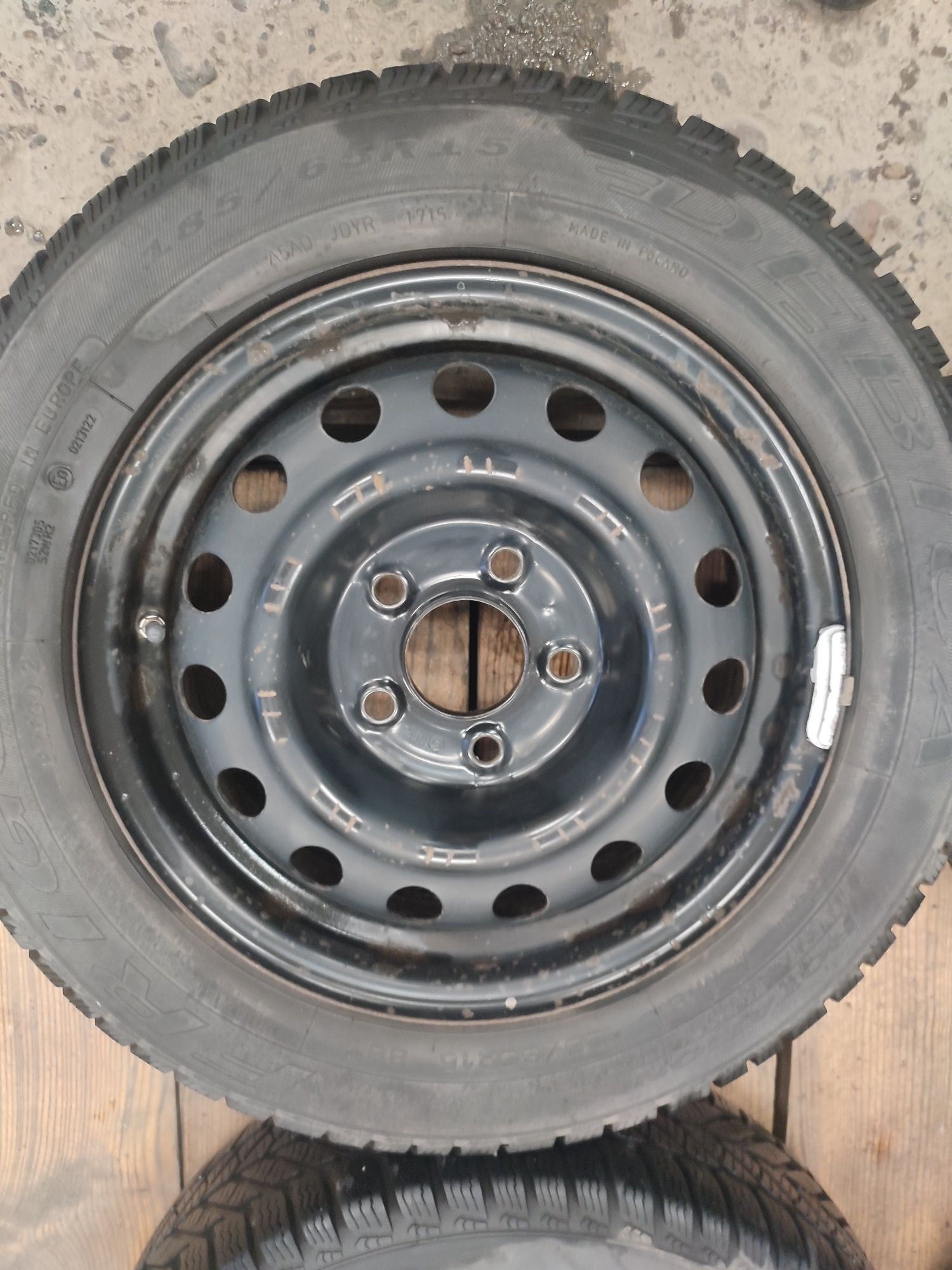 Koła zimowe Kia Dębica Frigo 185/65 R15 z czujnikami TPMS