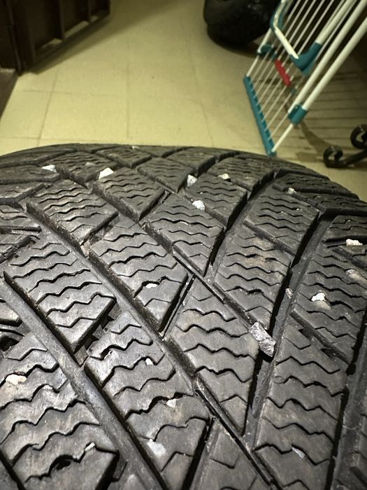 Продам резину Continental 235/45 R18, комплект 11000тис. грн