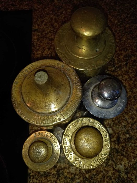 Conjunto de pesos, muito antigos, cobre