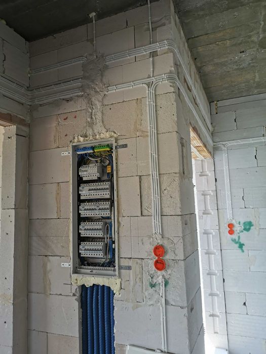 usługi elektryczne, elektryk, instalacje elektryczne, pomiary