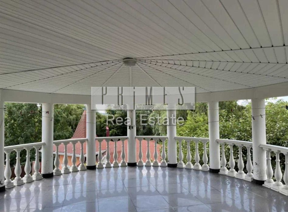 Оренда ексклюзивного будинку Стоянка корт басейн озеро на ділянці