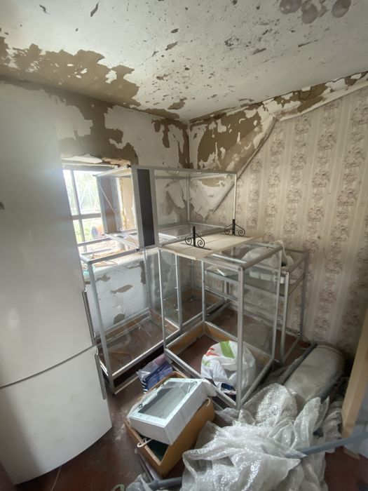 Стекляные стелажи