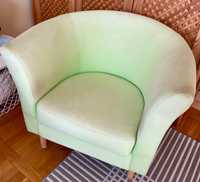 Fotel na drewnianych nóżkach kielichowy limonkowy skandynawski design