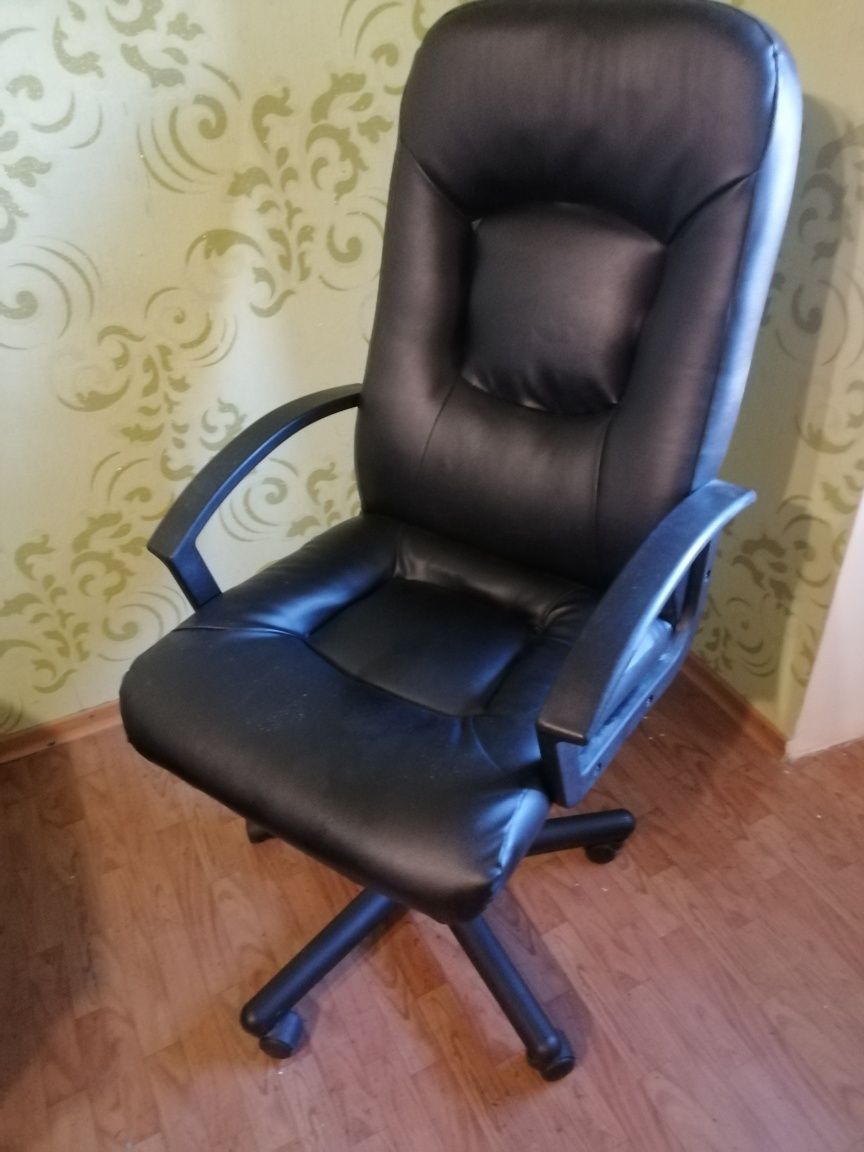 Продам офисное кресло