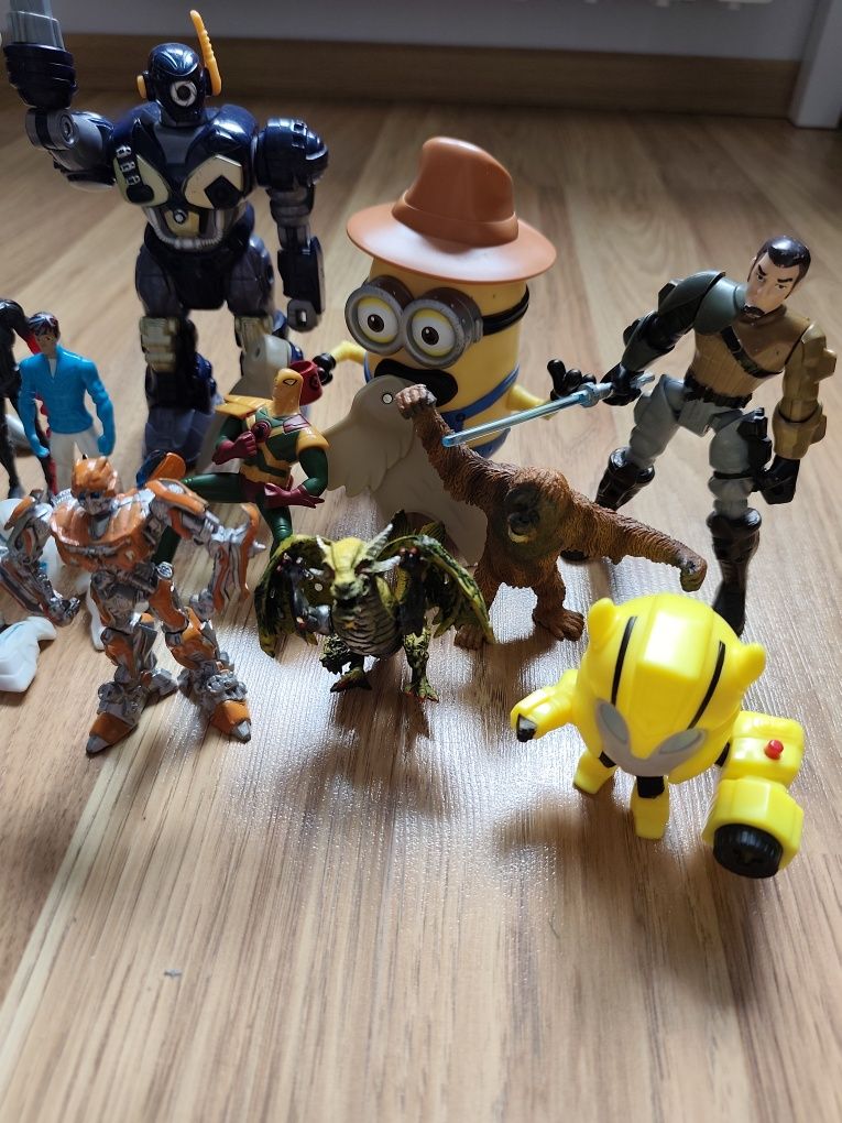 Zestaw figurek dinozaury, robot, Transformers, Marvel