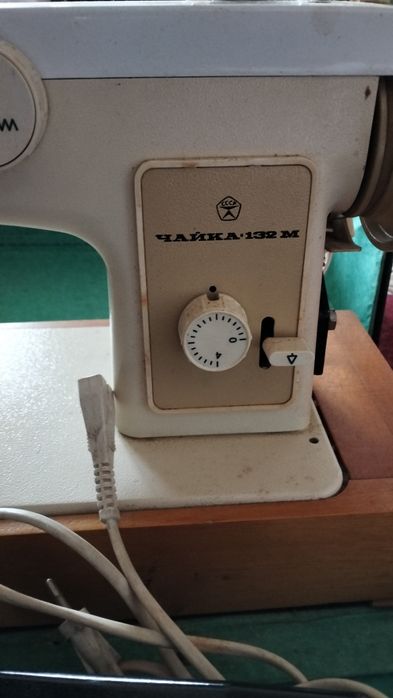 Продам швейну машину "Чайка "