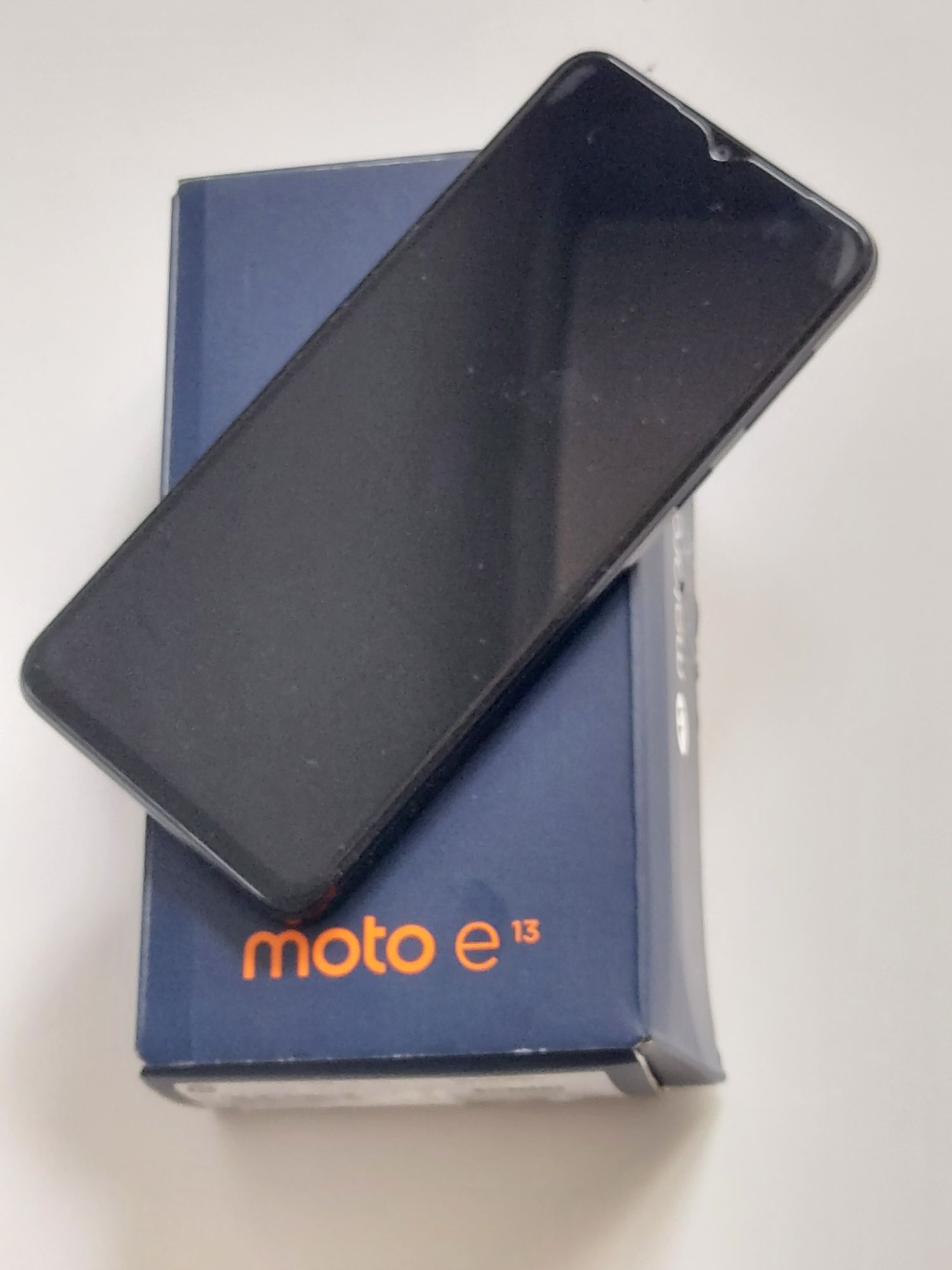 Motorola moto e13 2GB/64GB Super stan (987)