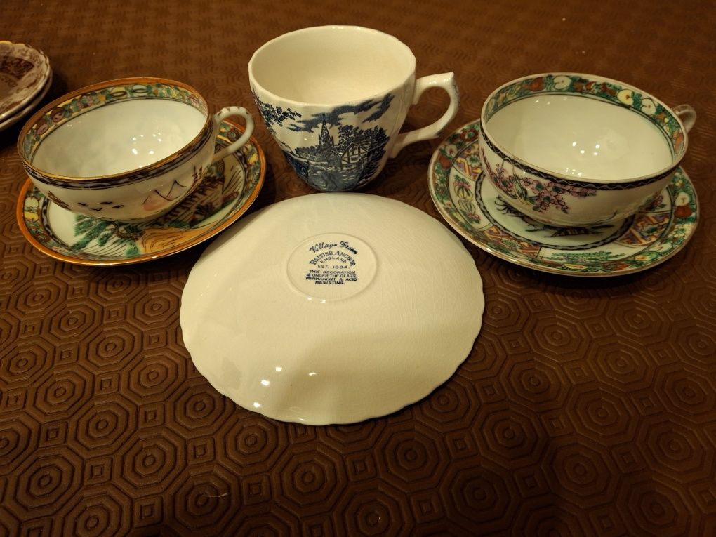 Lote 10 Chávenas porcelana