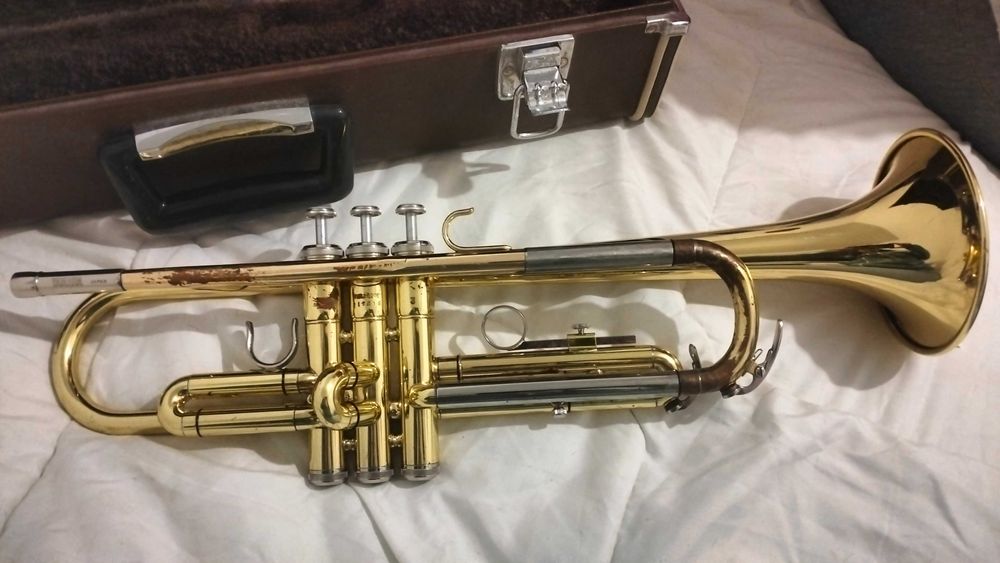 Trompete Yamaha YTR 2320E