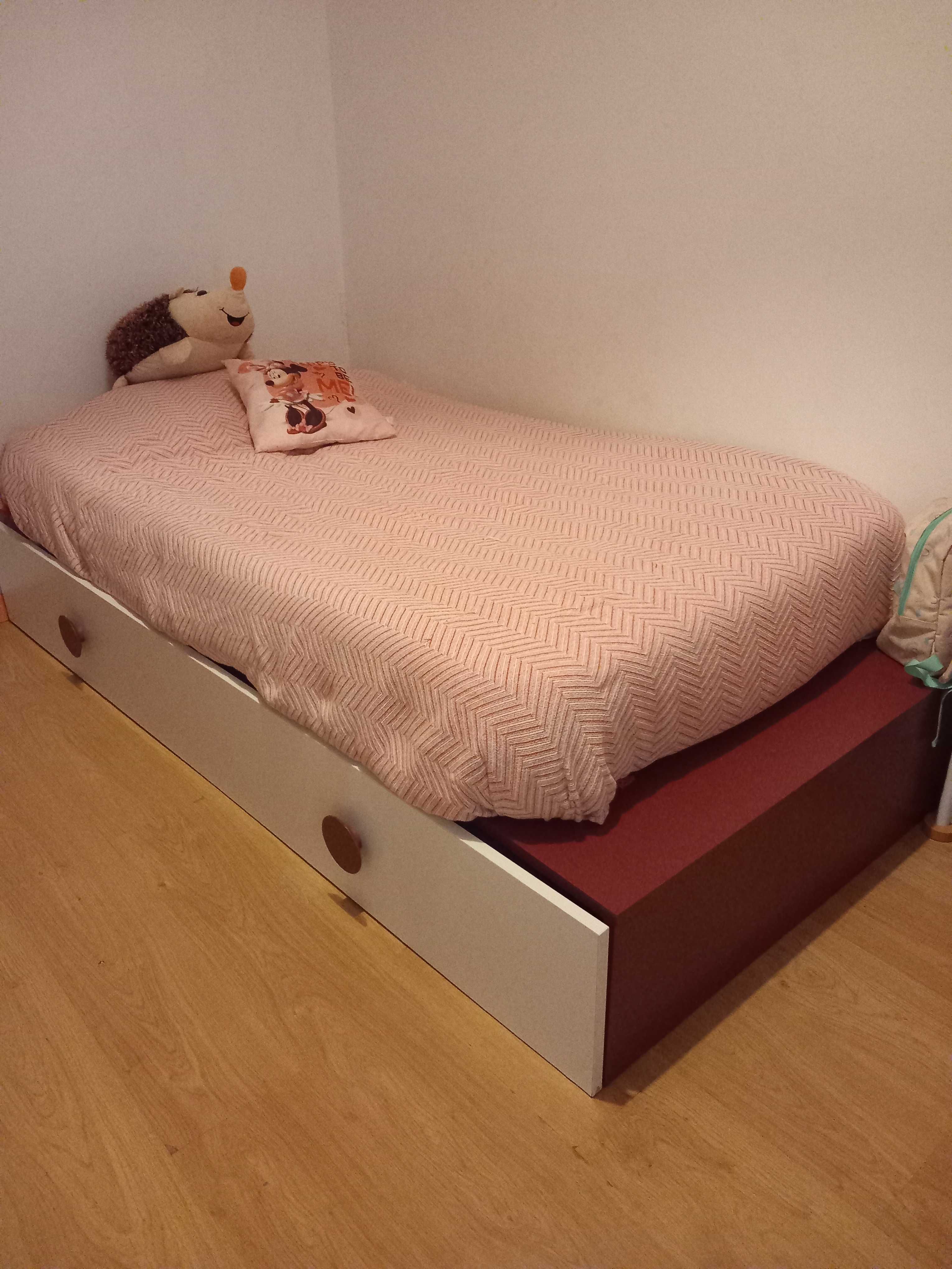 Vendo cama com gavetão 100€