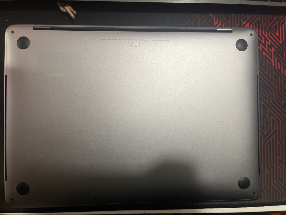 Macbook 2018 13” i5-8259U 520GB