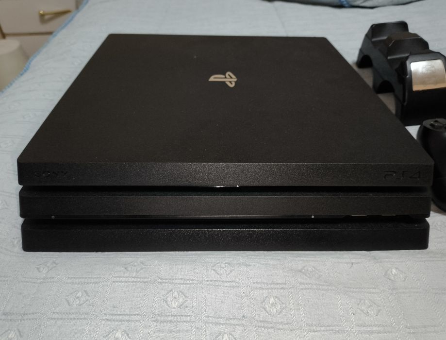 PS4 Pro 1TB SSD – Versão 9.00 Desbloqueada + Extras