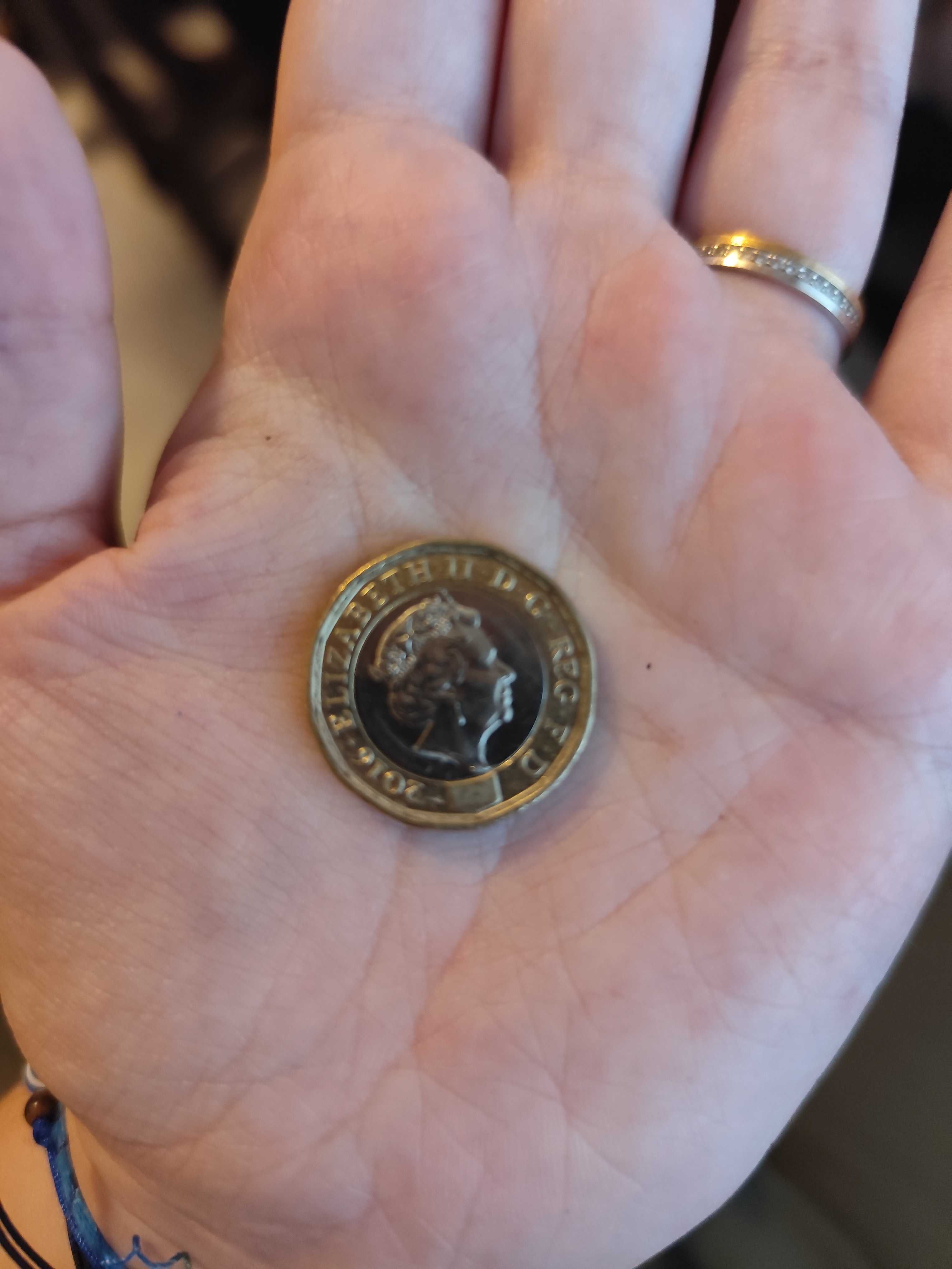 Moeda One Pound Elisabeth II