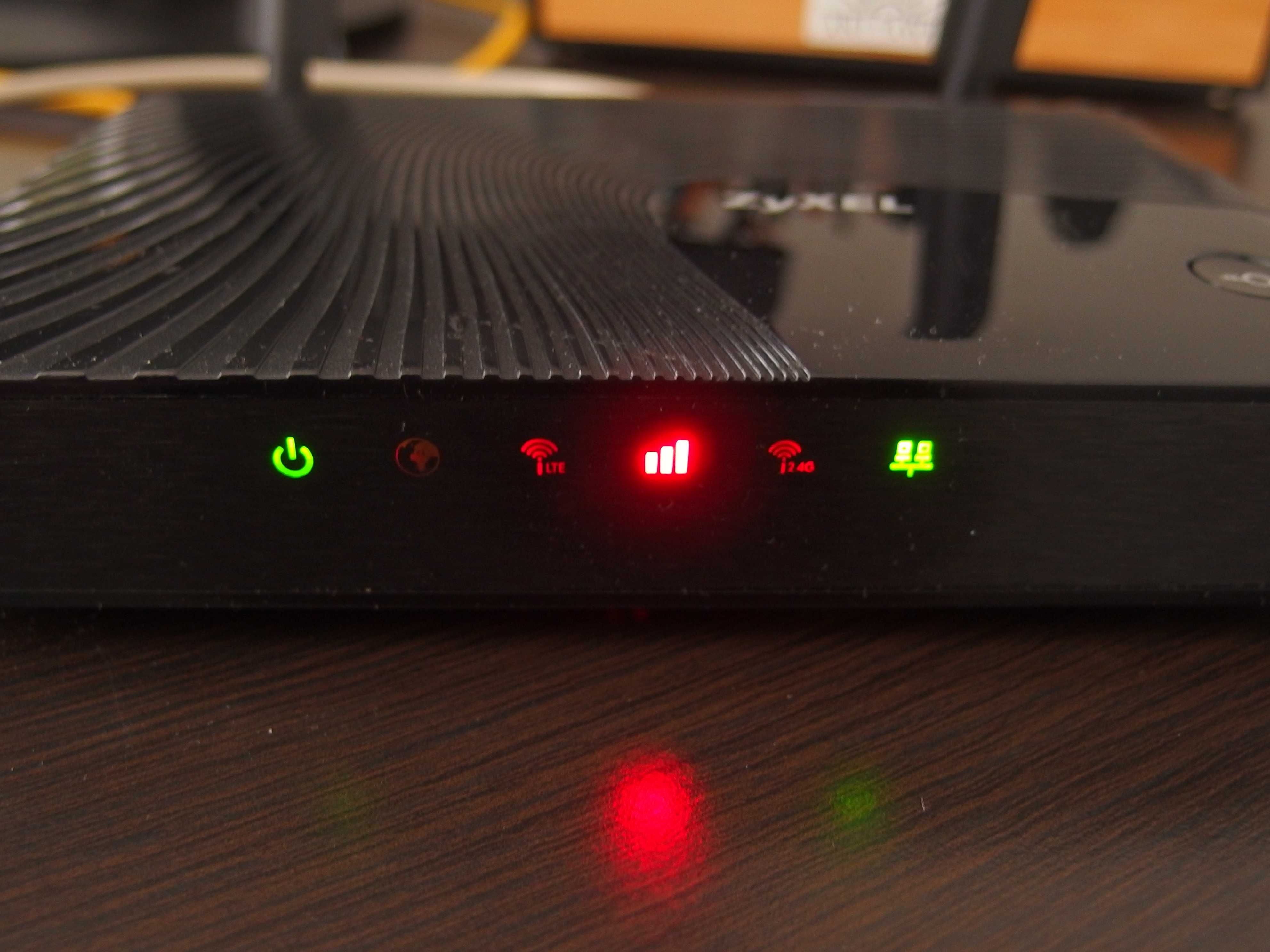 Zyxel LTE3301 Q222 3G 4G LTE SIM modem router Internet bezprzewodowy