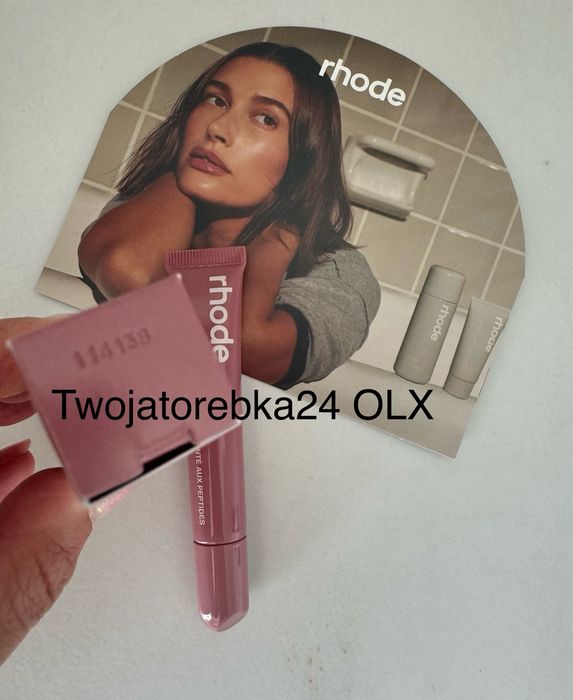 Oryginalny błyszczyk Rhode peptydowy nawilżający nude kolor Salty Tan
