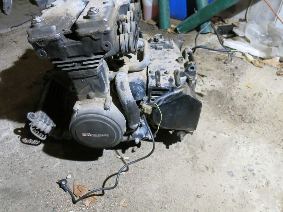 Lagi z kompletnym hamulcem Kawasaki GPZ 600R