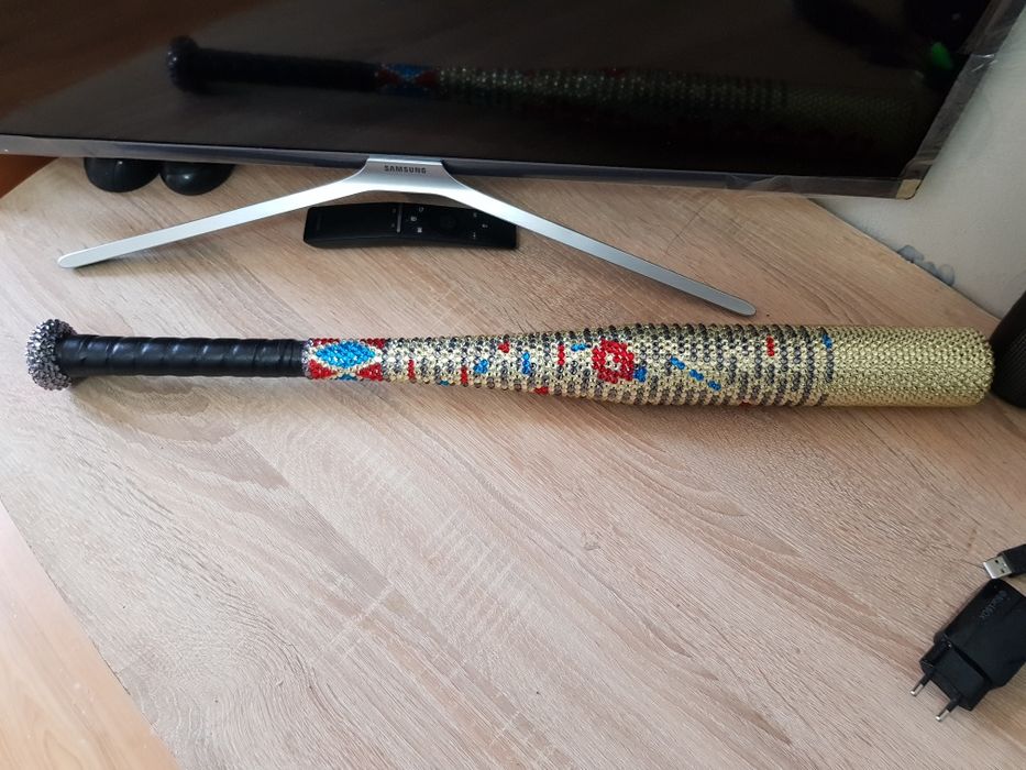 Бейсбольная бита в стразах, ХАРЛИ КВИНС и ФЛАМИНГО