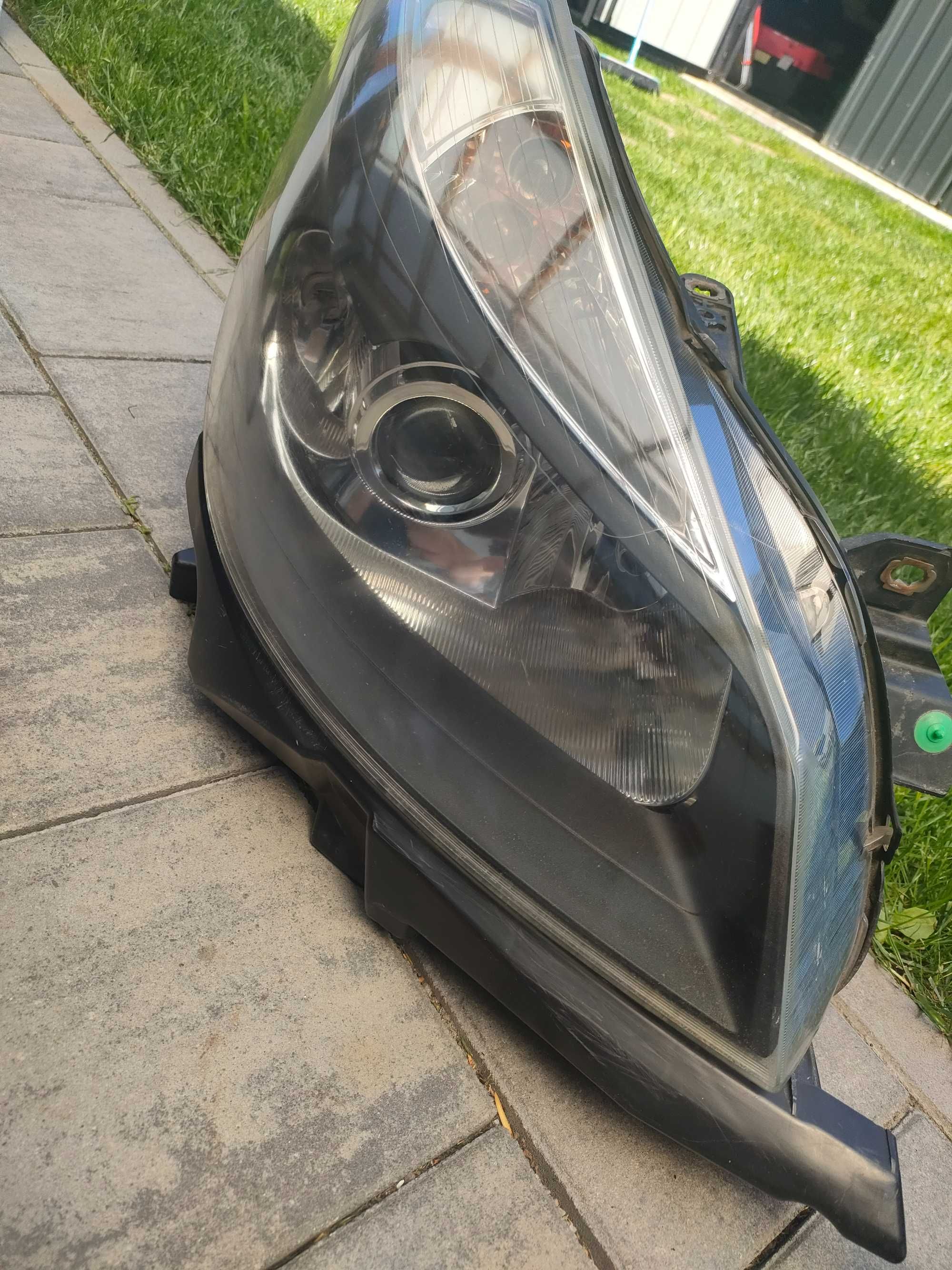Clio III   lampa lewy prawy przód