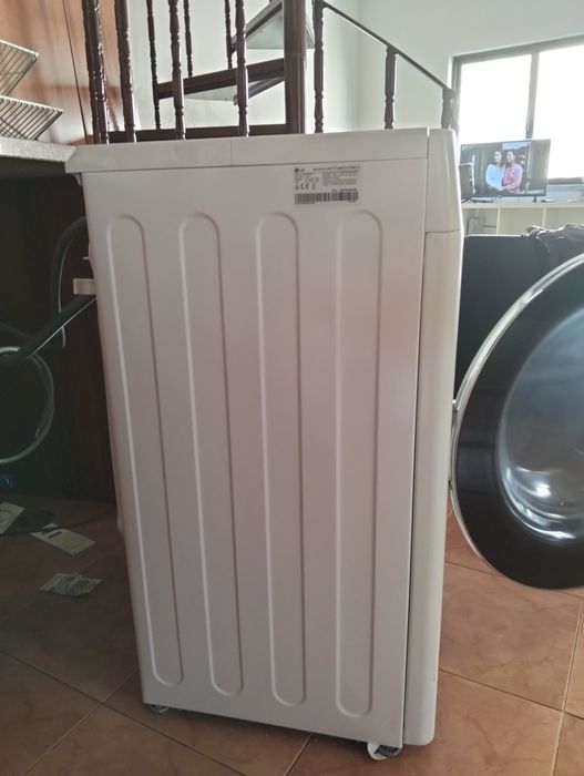 Máquina de lavar e secar LG 8.5/5