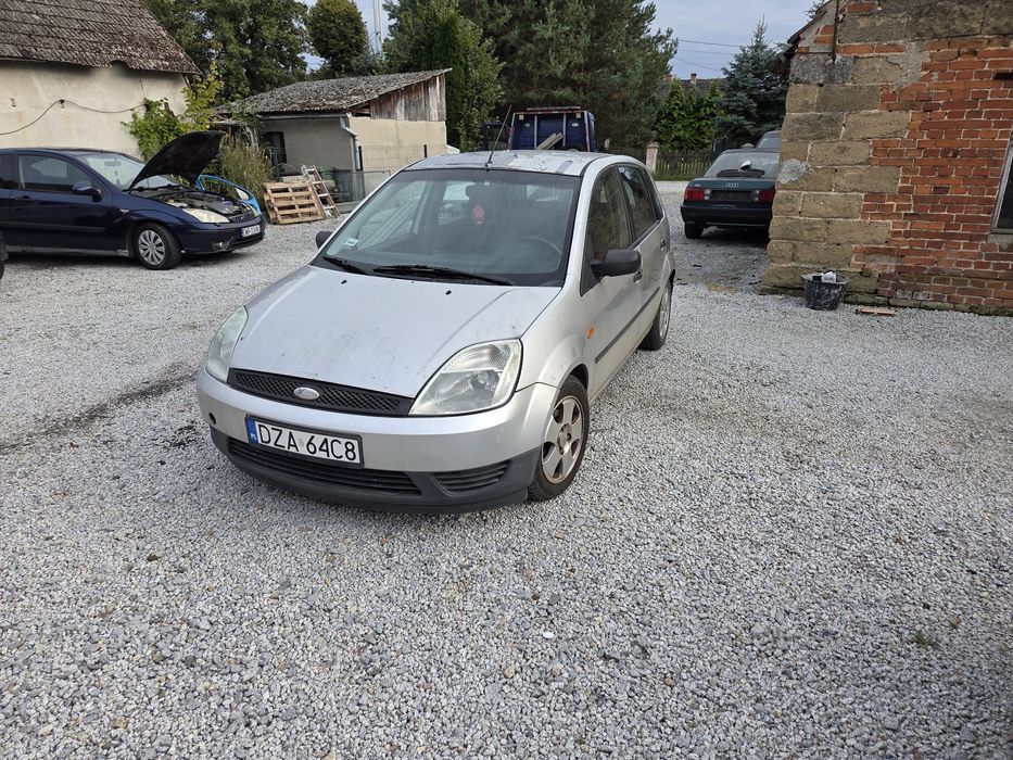Ford fiesta 1.3 benz 2003 r