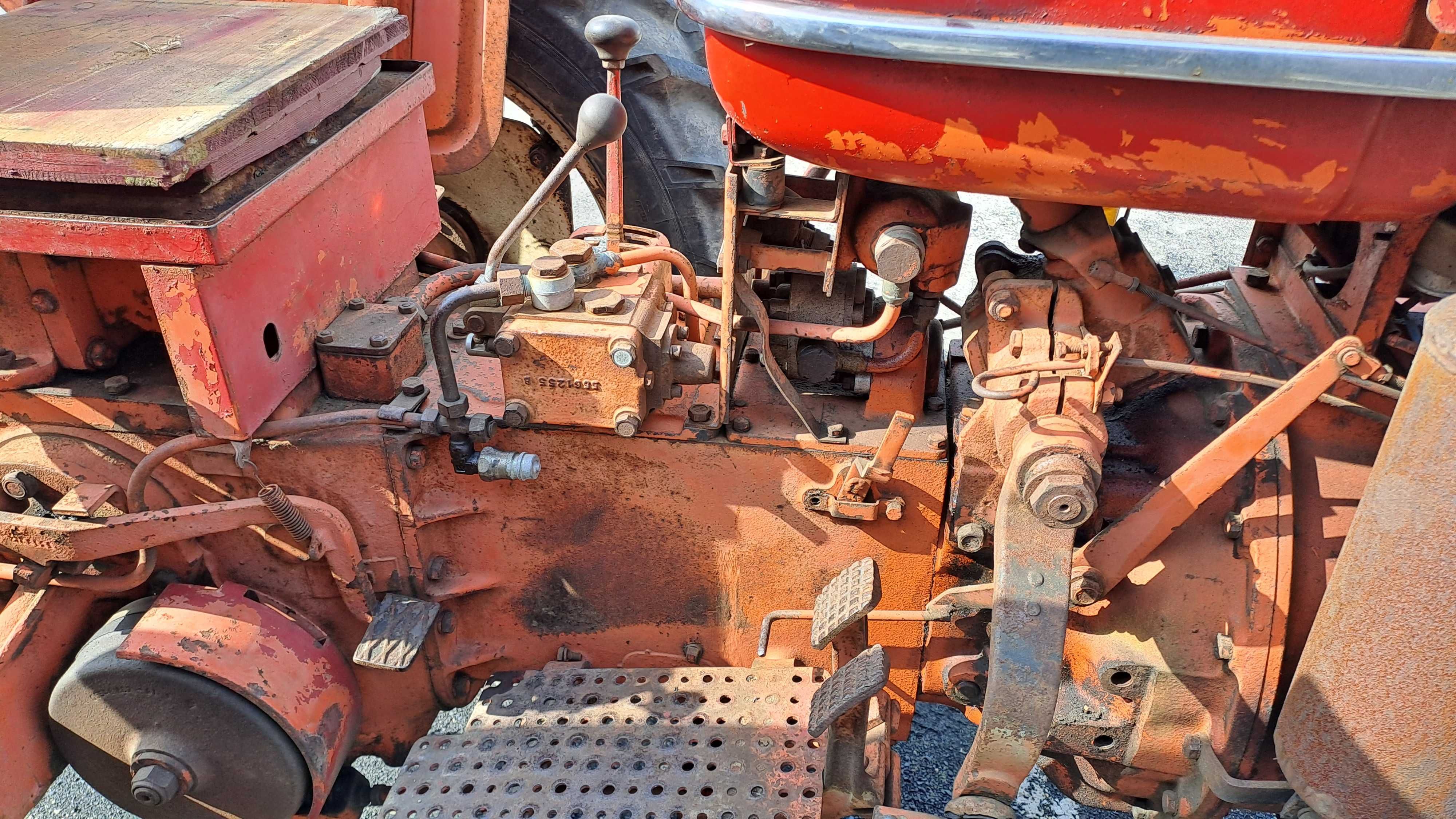 Ciągnik Traktor Renault Super 3D silnik MWM 2 cylindry wszystko działa