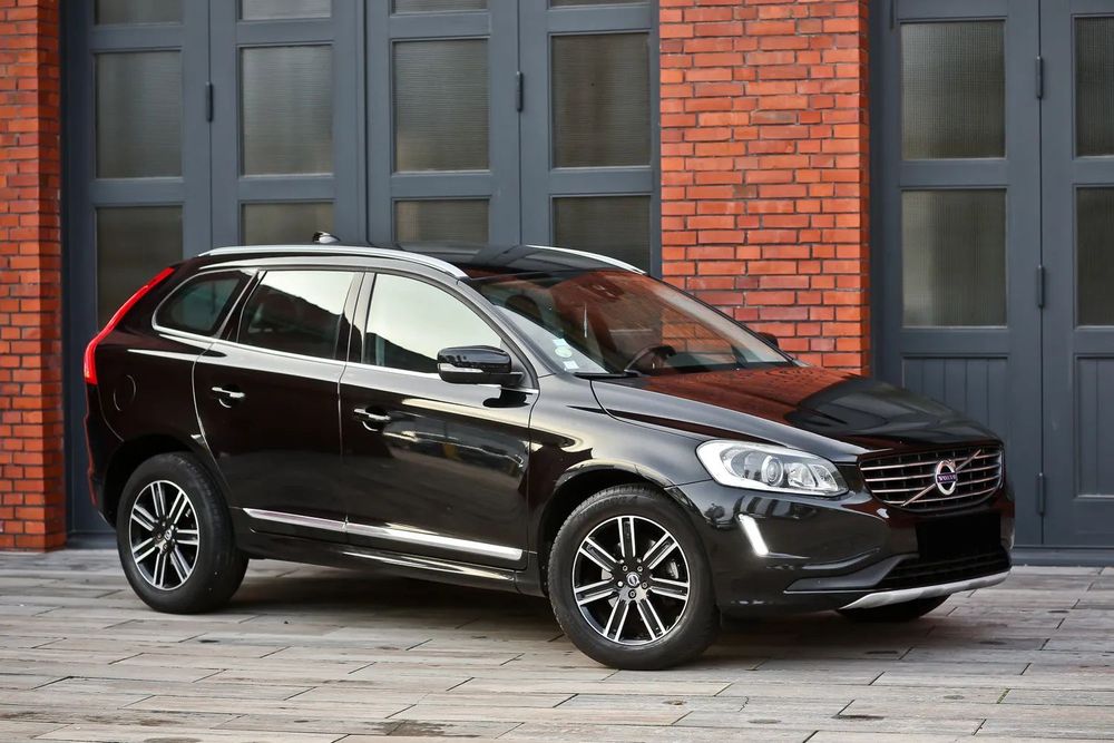 Volvo XC 60 2.0D4 150PS AUTOMAT SUMMUM xen skóra HARMAN el.fotele+klapa bezwypadek